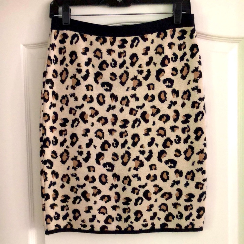 Leopard print skirt by Velvet